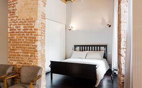 Stylish Milanese Studio - Cirillo